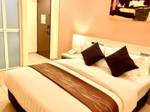 Kluang Riverview Hotel Exterior photo
